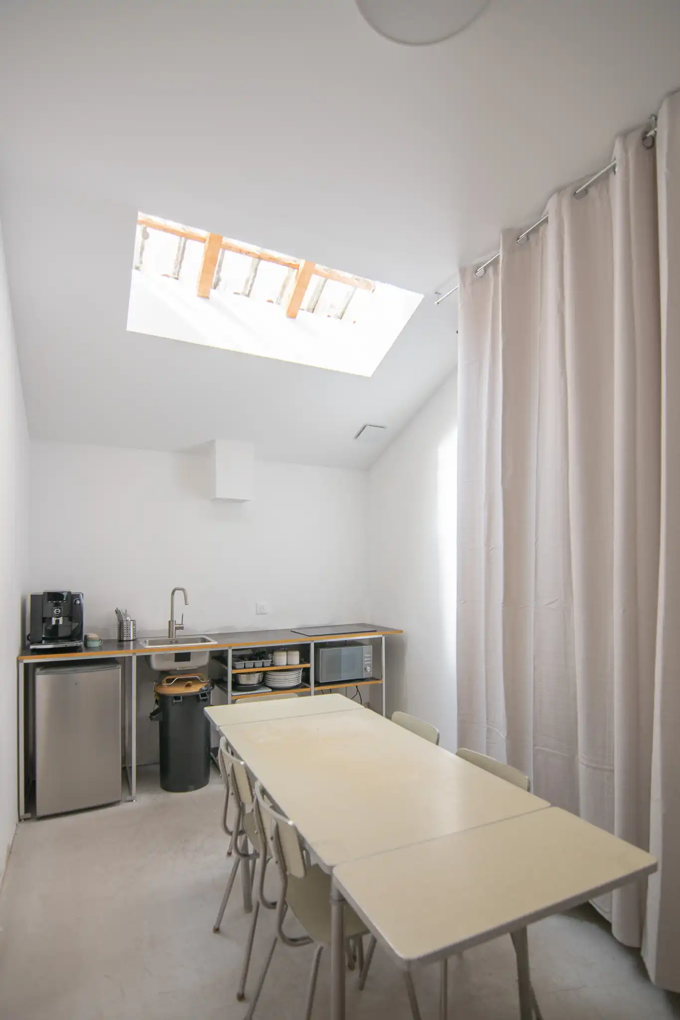 photographie de la cuisine de l'agence asné architecture à Bordeaux